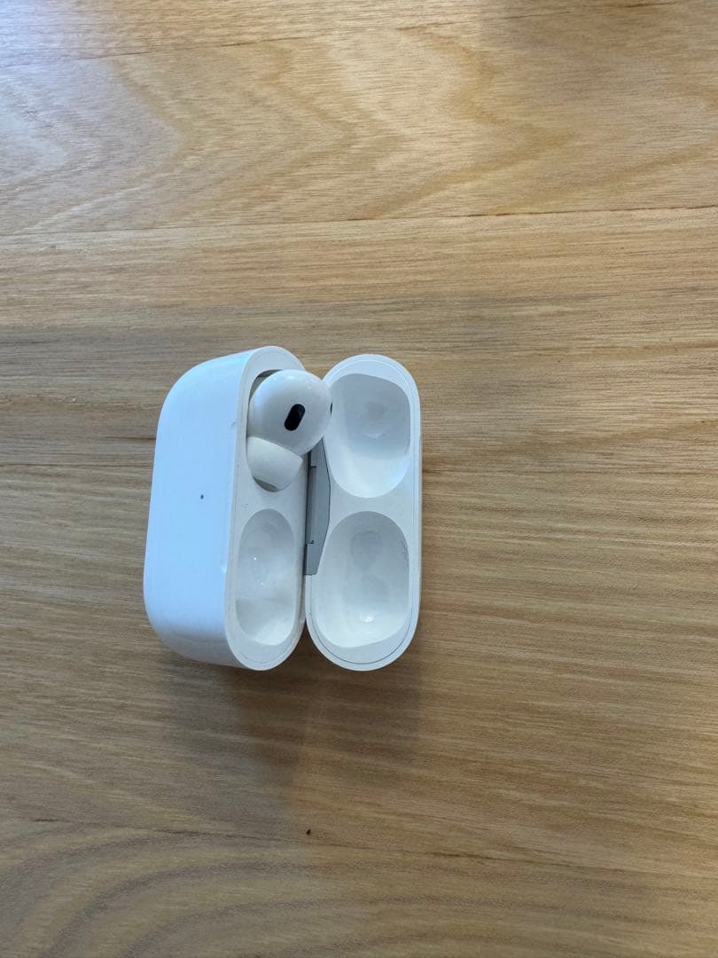 AirPods Pro2 USB-C ケース+左耳(L) 付属品あり