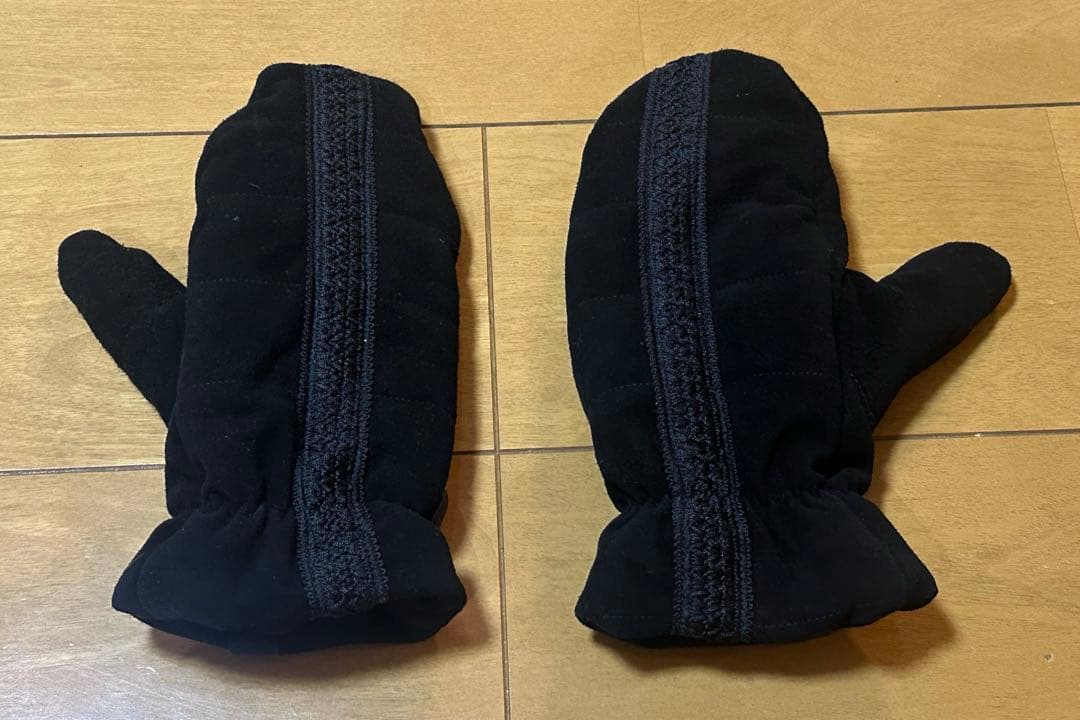 ugg ミトン　黒