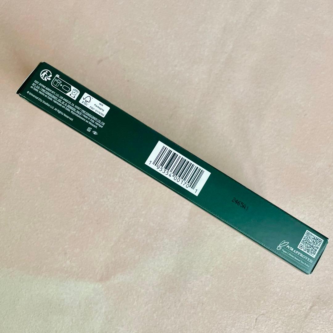 r.e.m.beauty Wicked ウィキッド アリアナ グランデ パレット