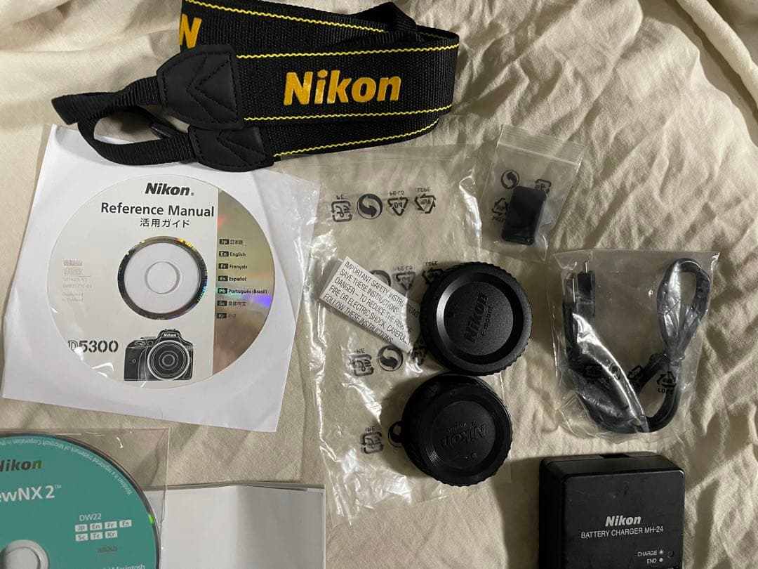 Nikon D5300 デジタル一眼レフカメラ(三脚セット)