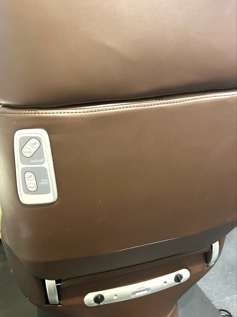 美品 滝川reserveリクライニングフルフラットマルチチェア