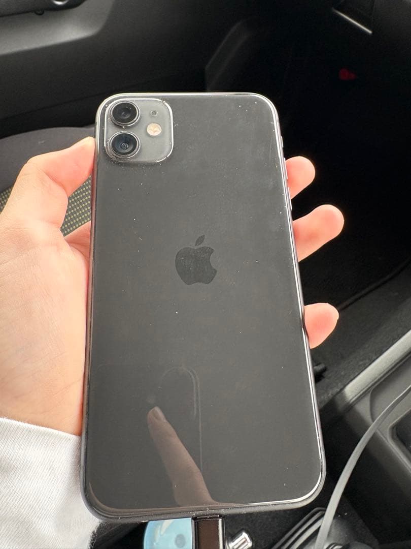 iPhone11 ブラック　ひび割れ有