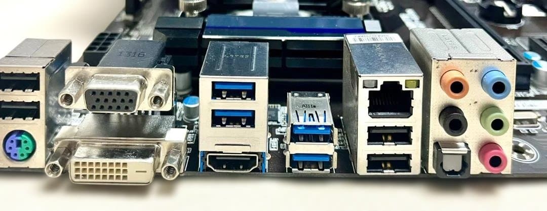 GA-H87-D3H マザー、i7-4770、8GBLEDメモリ、CPUファン