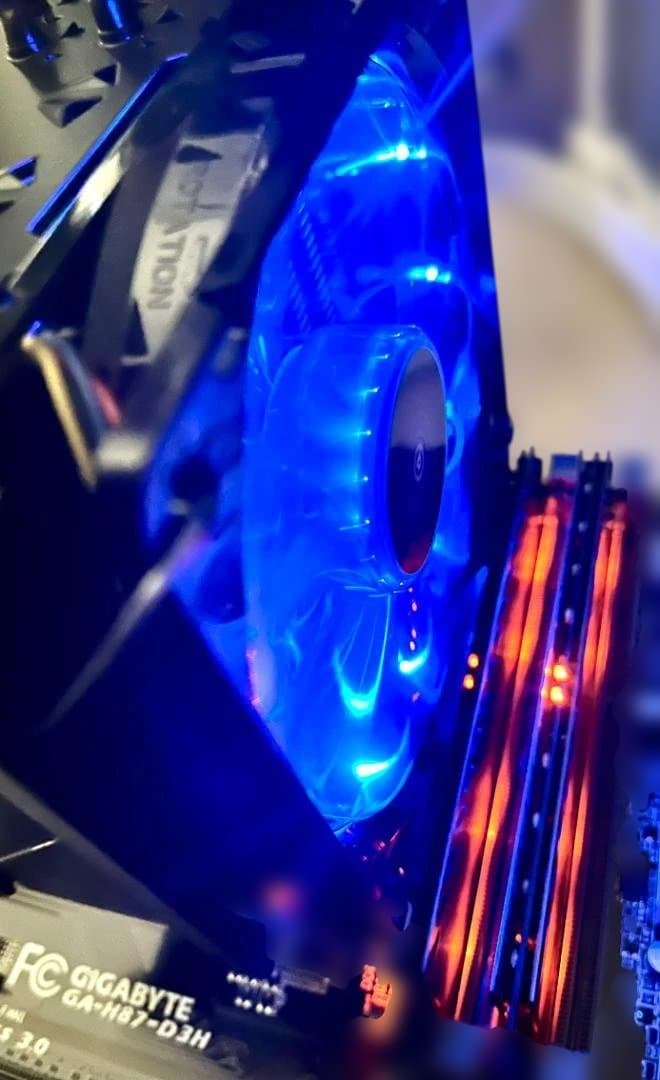 GA-H87-D3H マザー、i7-4770、8GBLEDメモリ、CPUファン