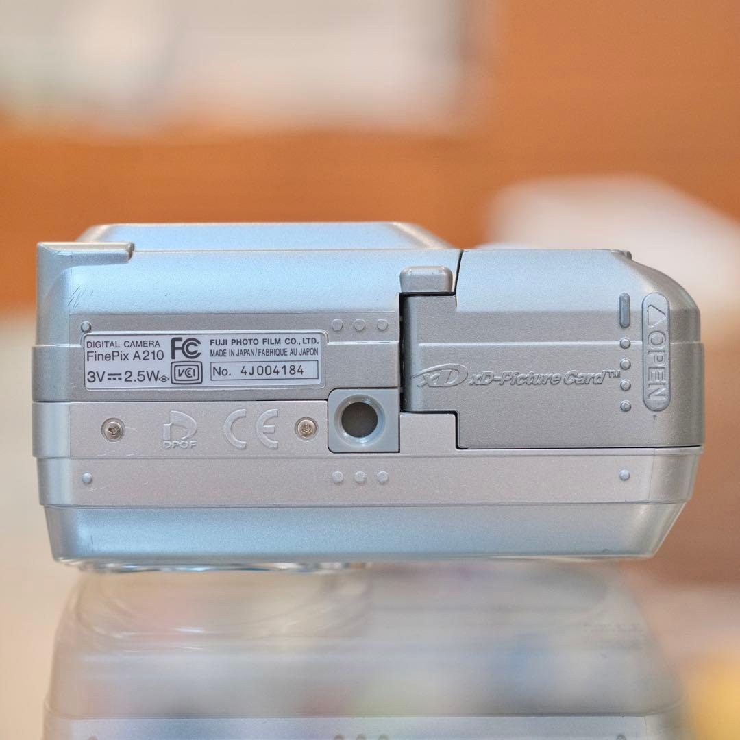 動作品 コンデジ 平成レトロ CCD FUJIFILM FinePix A210