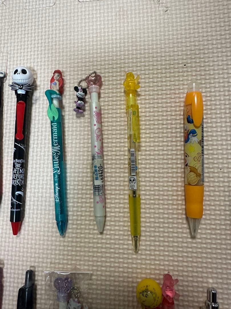 公*o様 キャラクター付きボールペンセット 30本以上 Z5
