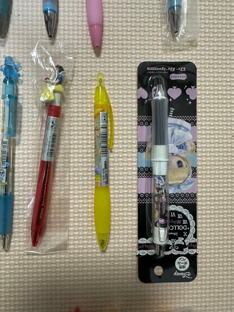 公*o様 キャラクター付きボールペンセット 30本以上 Z5