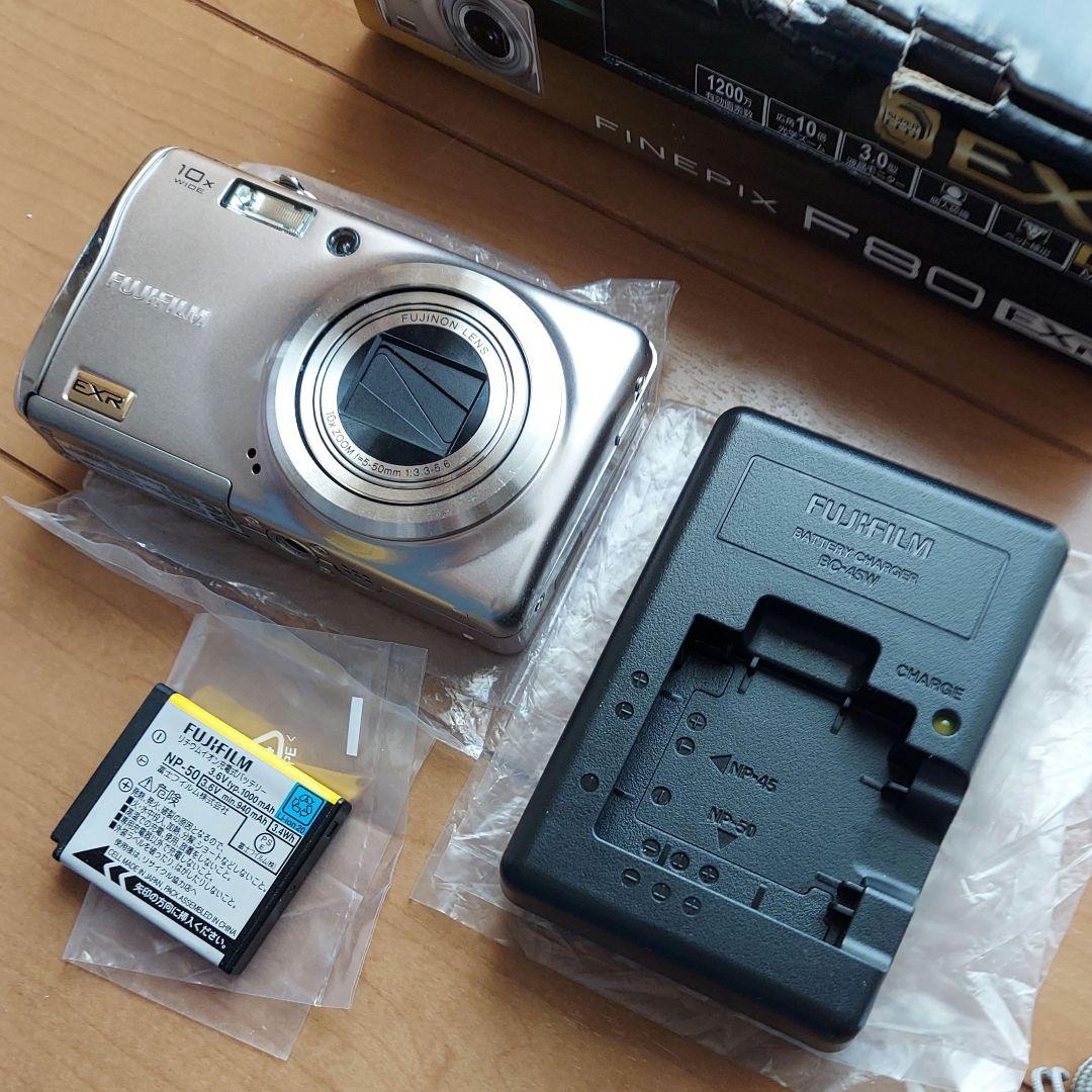 【動作品】FUJIFILM FINEPIX F80EXR シルバー