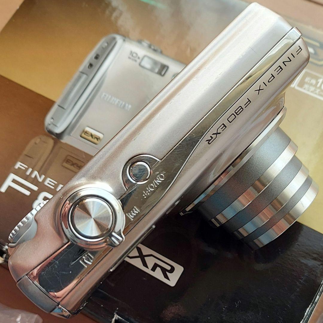 【動作品】FUJIFILM FINEPIX F80EXR シルバー