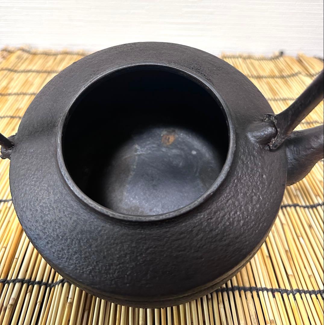 ＵＳＥＤ品 岩手県奥州 佐秋鋳造所 佐藤守巨造 真作保証　南部鉄瓶 南部鉄器