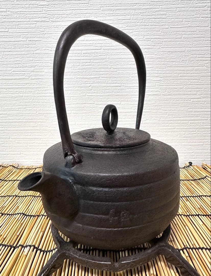 ＵＳＥＤ品 岩手県奥州 佐秋鋳造所 佐藤守巨造 真作保証　南部鉄瓶 南部鉄器