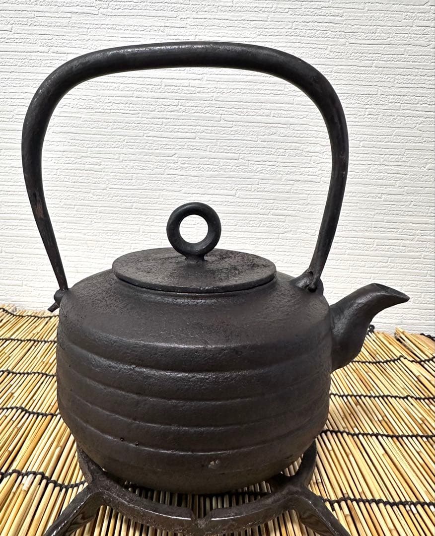ＵＳＥＤ品 岩手県奥州 佐秋鋳造所 佐藤守巨造 真作保証　南部鉄瓶 南部鉄器
