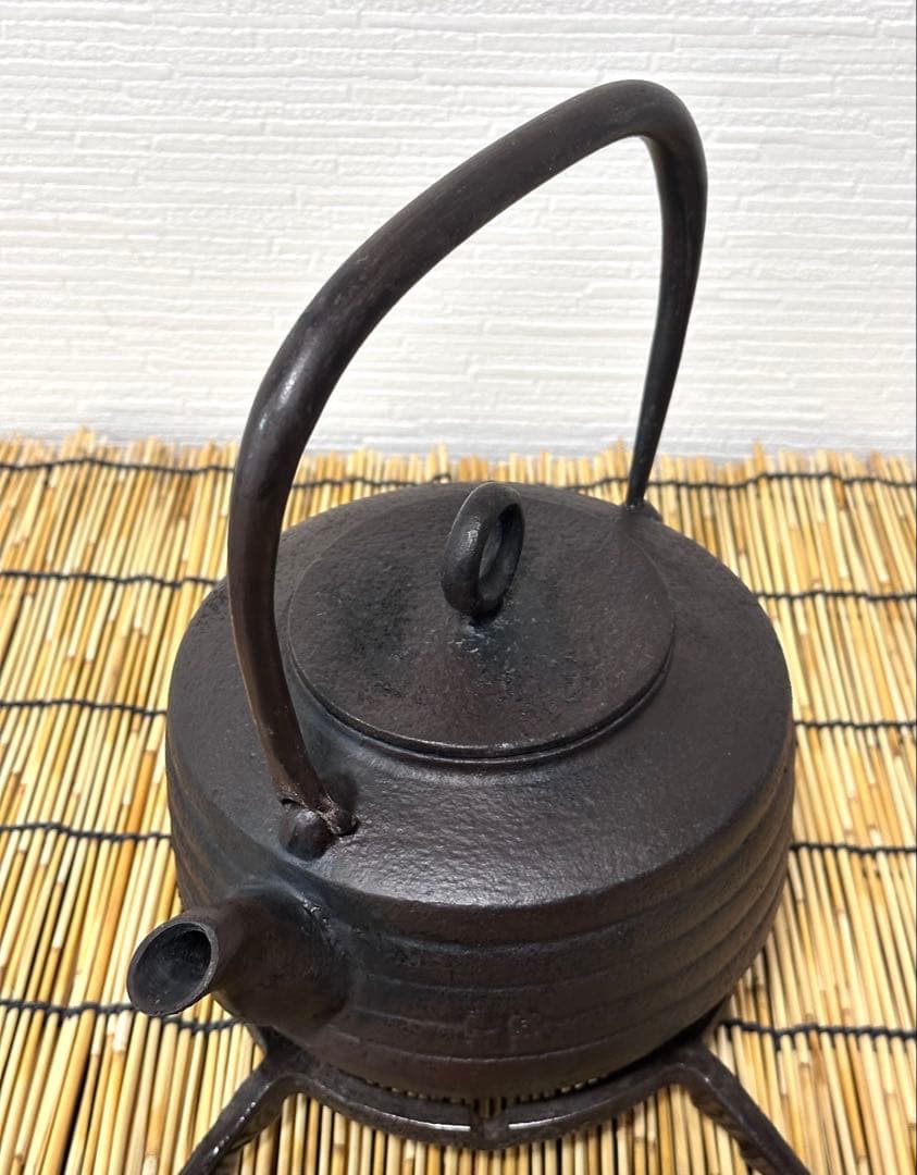 ＵＳＥＤ品 岩手県奥州 佐秋鋳造所 佐藤守巨造 真作保証　南部鉄瓶 南部鉄器