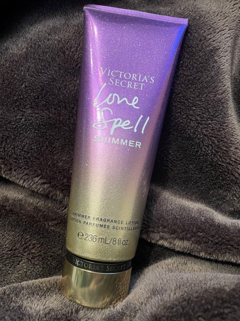 ボディローション Victoria's Secret Love Spell Shimmer