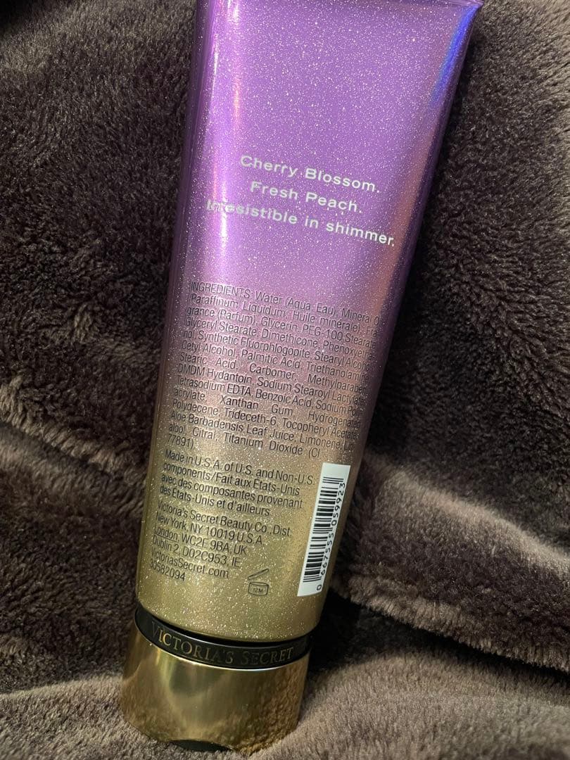 ボディローション Victoria's Secret Love Spell Shimmer