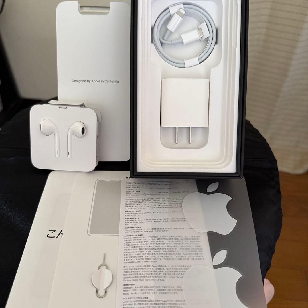 M*c様 iPhone11proMax256GB [付属品未使用]