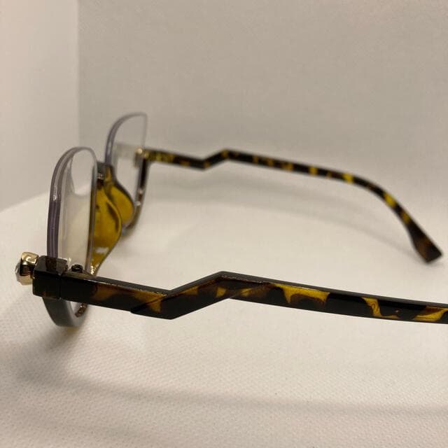 18個性的メガネ眼鏡めがねサングラスべっ甲アンダーリム鼈甲メガネブルーライト □