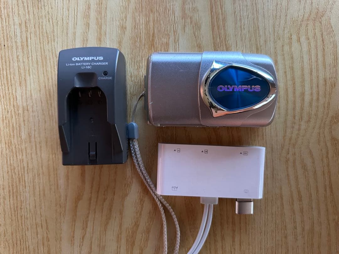 OLYMPUS 3.2メガピクセルデジタルカメラ 防水ケース付き