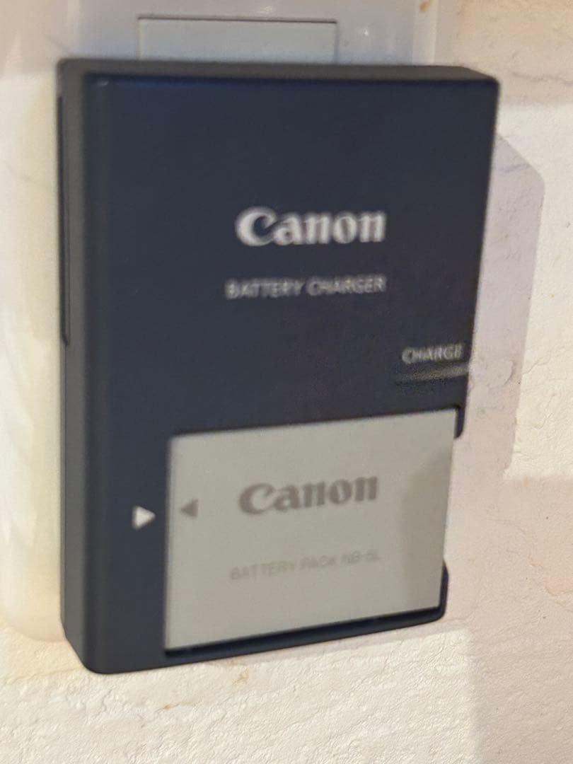 Canon S100 コンパクトデジタルカメラ　充電器付き