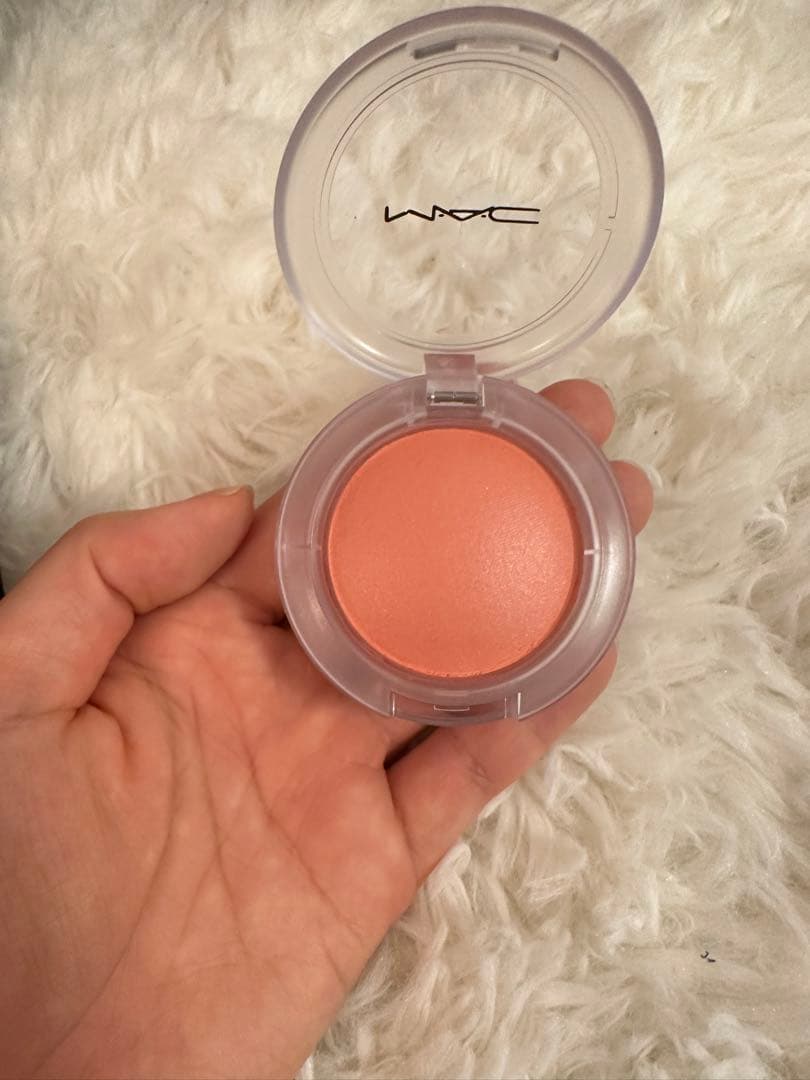 MAC GLOWPLAY チーク　リップバーム