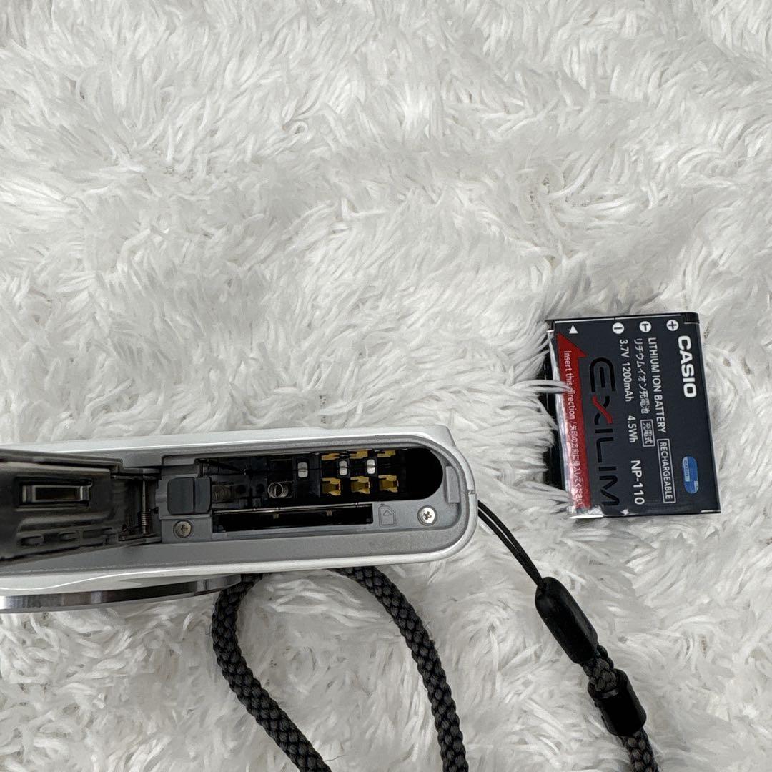 CASIO デジカメ EXILIM EX-ZR20 ホワイト カシオ コンデジ