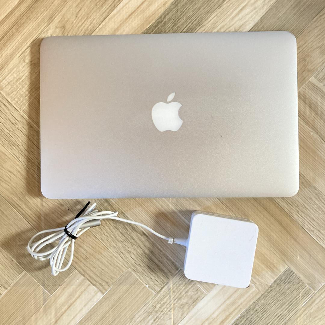 【Apple】MacBook air 2010 OS:Linux Q4OS