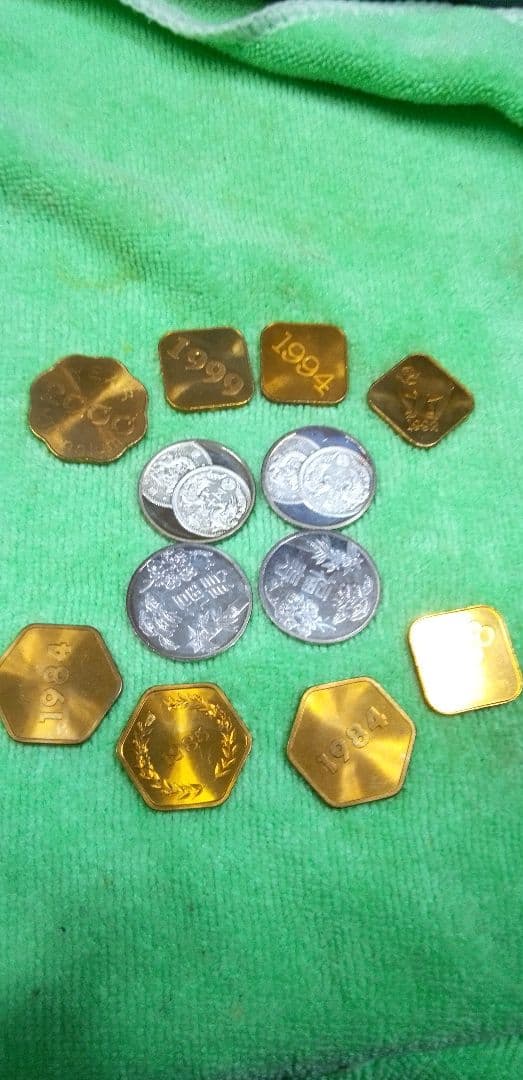 純銀メダル（4枚）と、銅メダル（8枚）セツト（未使用）　　　銀（高騰中）　　　3