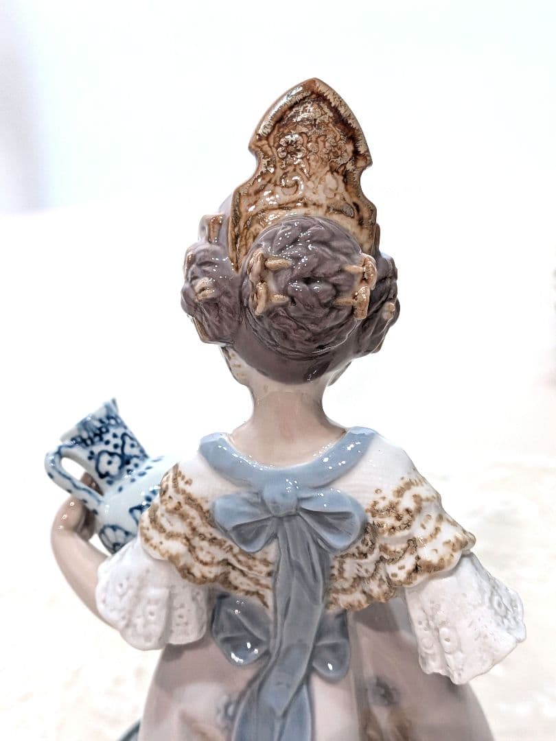 LLADRO　リヤドロ　はい召し上がれ　廃盤　希少　スペイン民族衣装