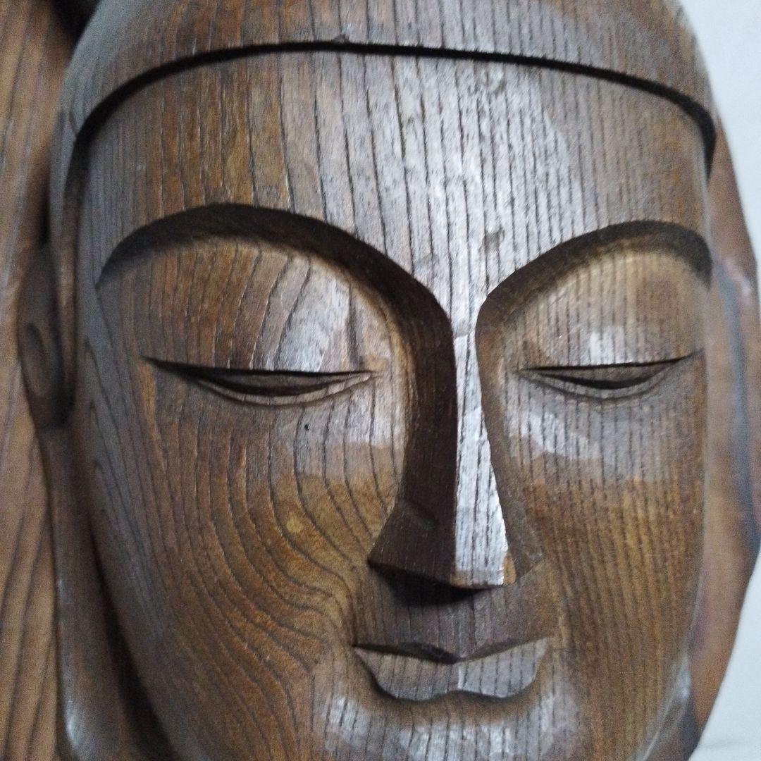一刀彫のお面です。