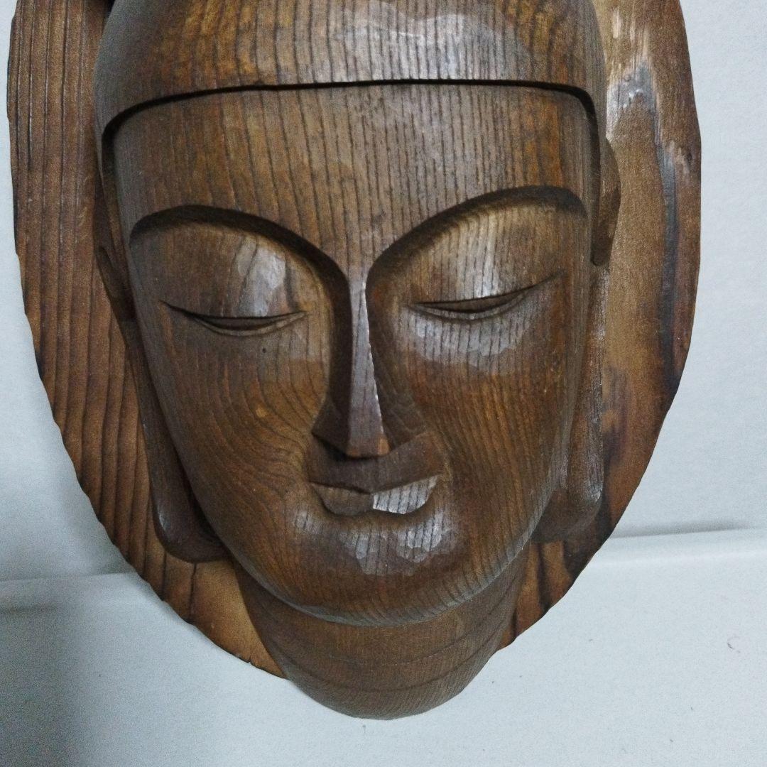 一刀彫のお面です。