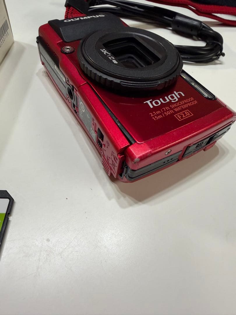Olympus Stylus TG-4 レッド 本体