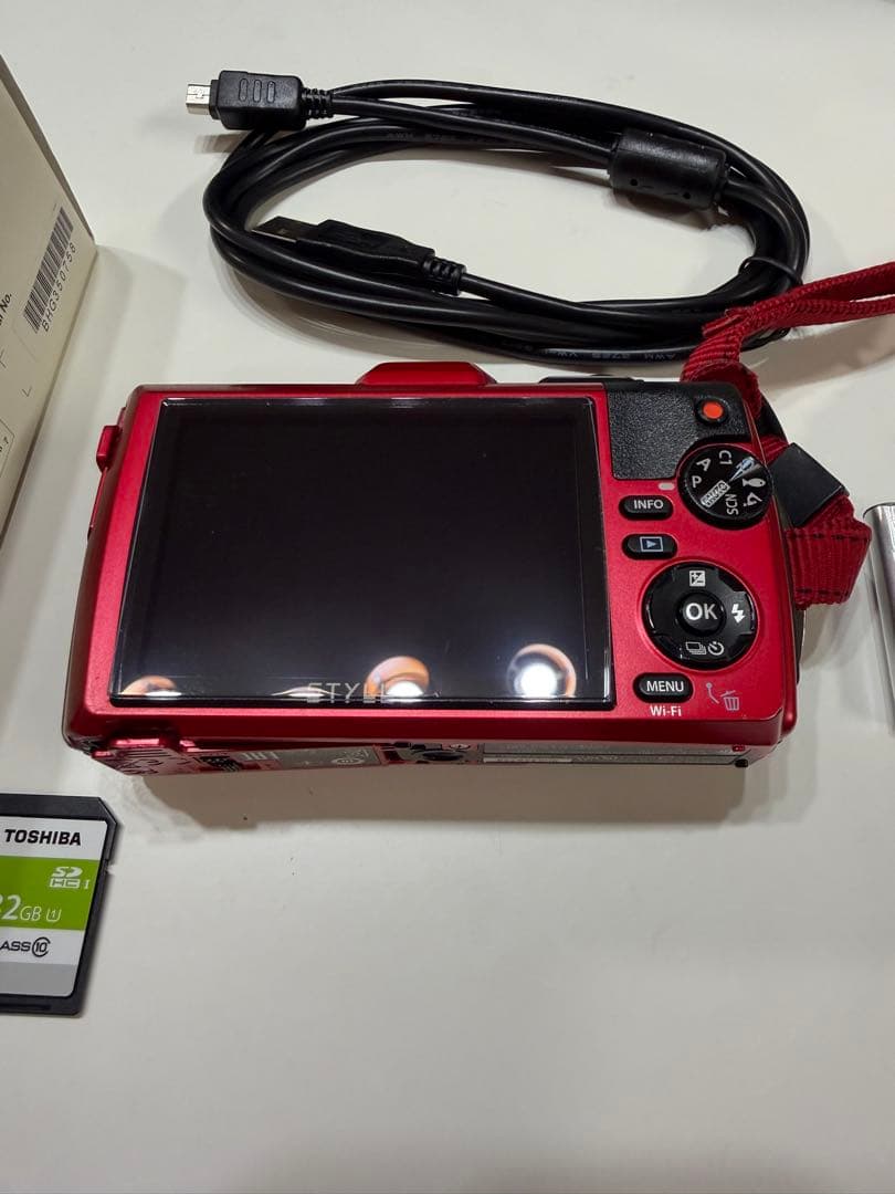 Olympus Stylus TG-4 レッド 本体