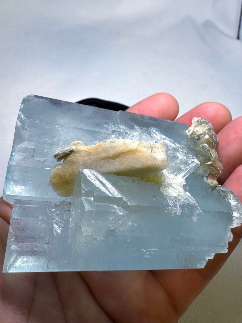 ブラジル産アクアマリン原石　約300g