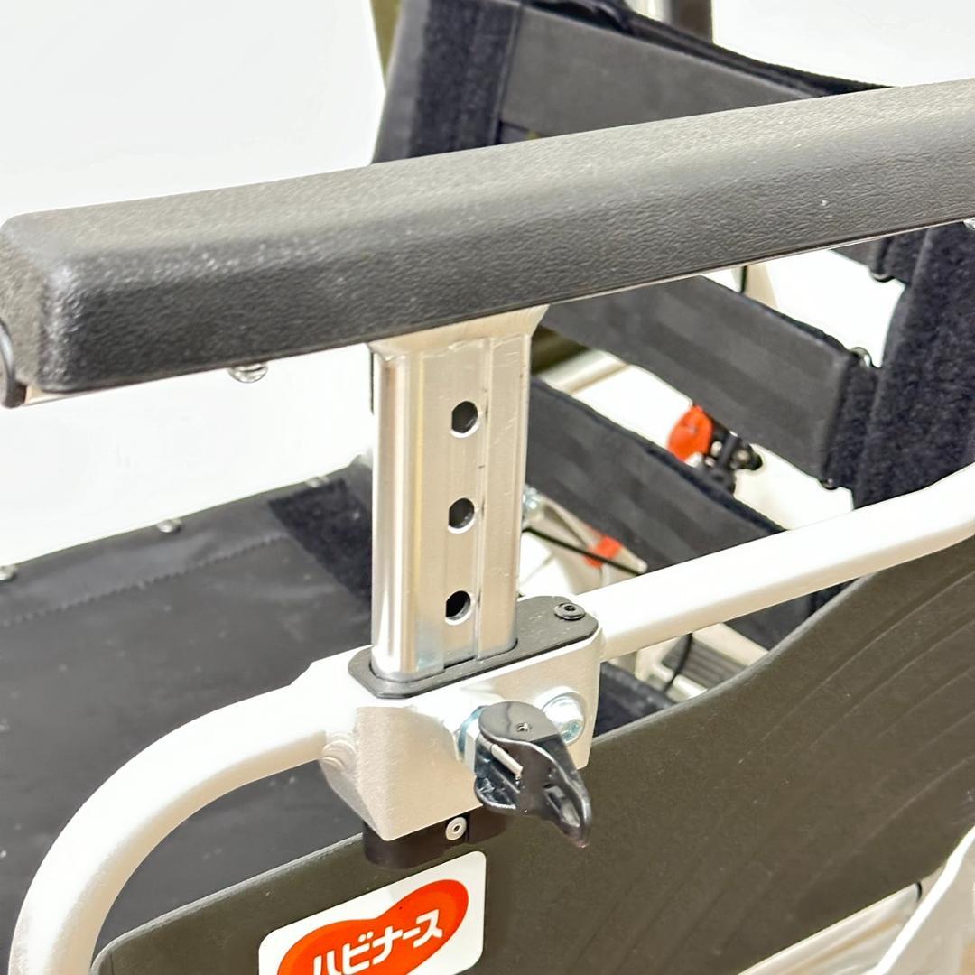 超美品　折り畳み式　車いす　肘あてはね上げ　ノーパンクタイヤ　介護