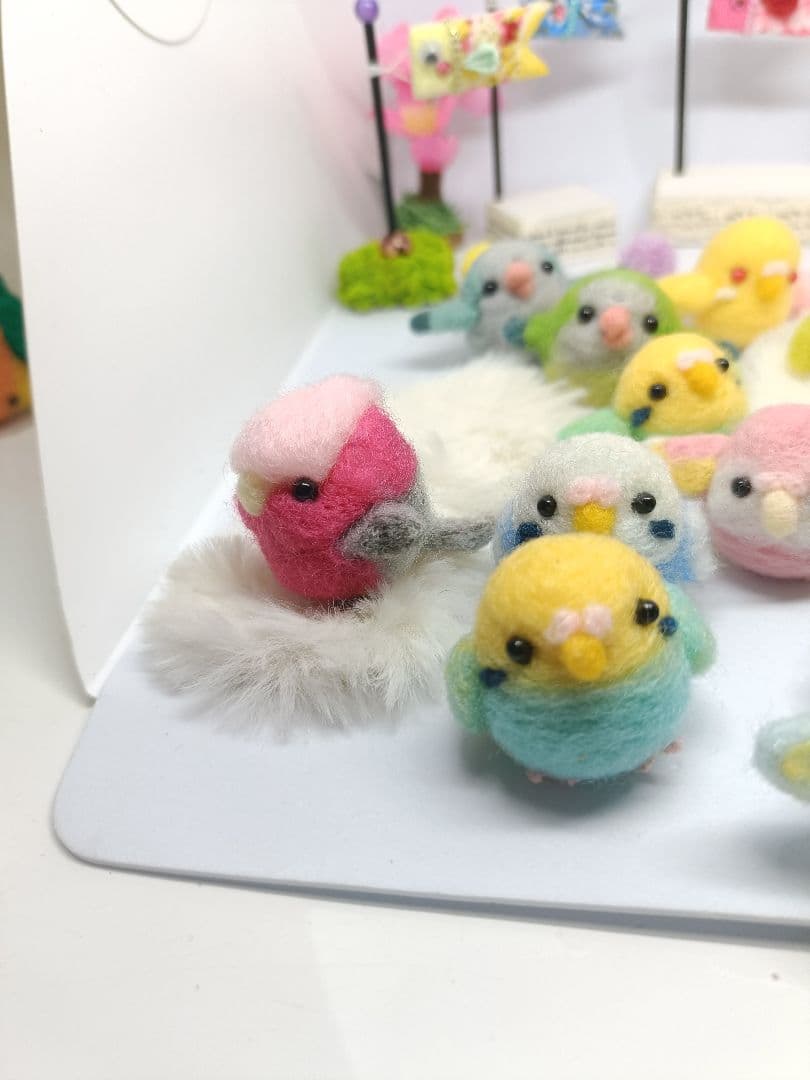 羊毛フェルト まんまるモモイロインコちゃん マット付き