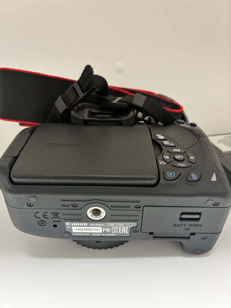 美品！ Canon EOS Kiss X7i ボディ+ バッテリー1個充電器