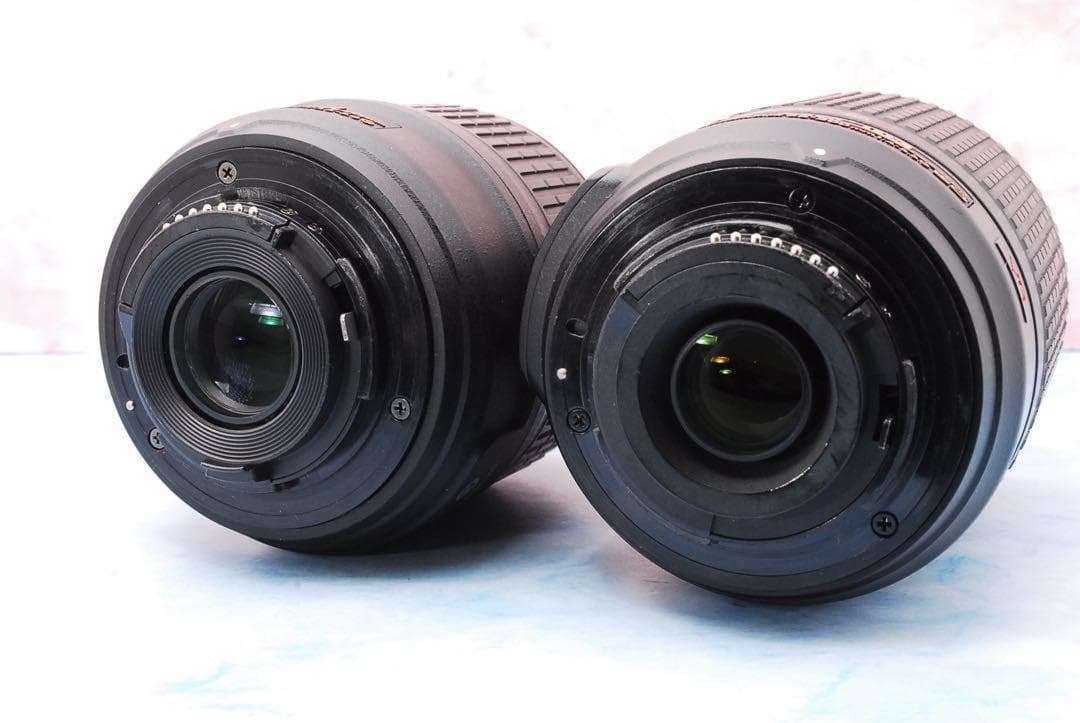 Nikon D3300✨ショット数極少✨一眼レフカメラ✨望遠レンズ付Wレンズ