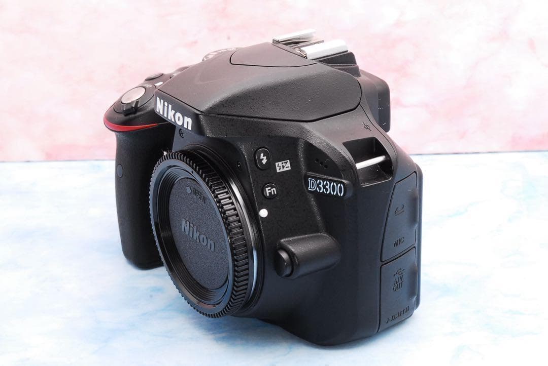 Nikon D3300✨ショット数極少✨一眼レフカメラ✨望遠レンズ付Wレンズ