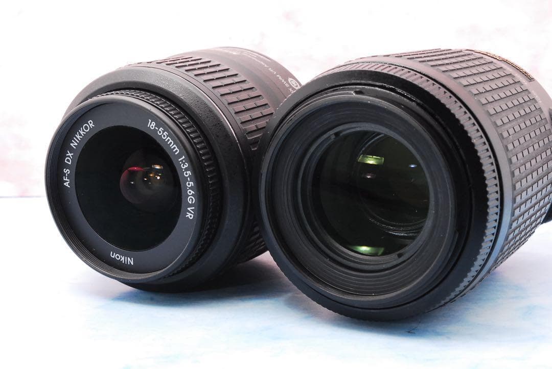 Nikon D3300✨ショット数極少✨一眼レフカメラ✨望遠レンズ付Wレンズ