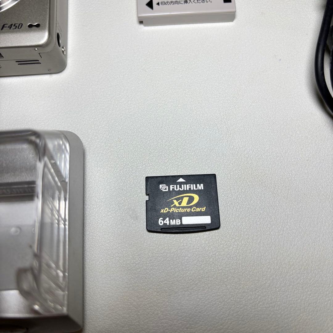 Fujifilm FinePix F450 XD卡64MB付き