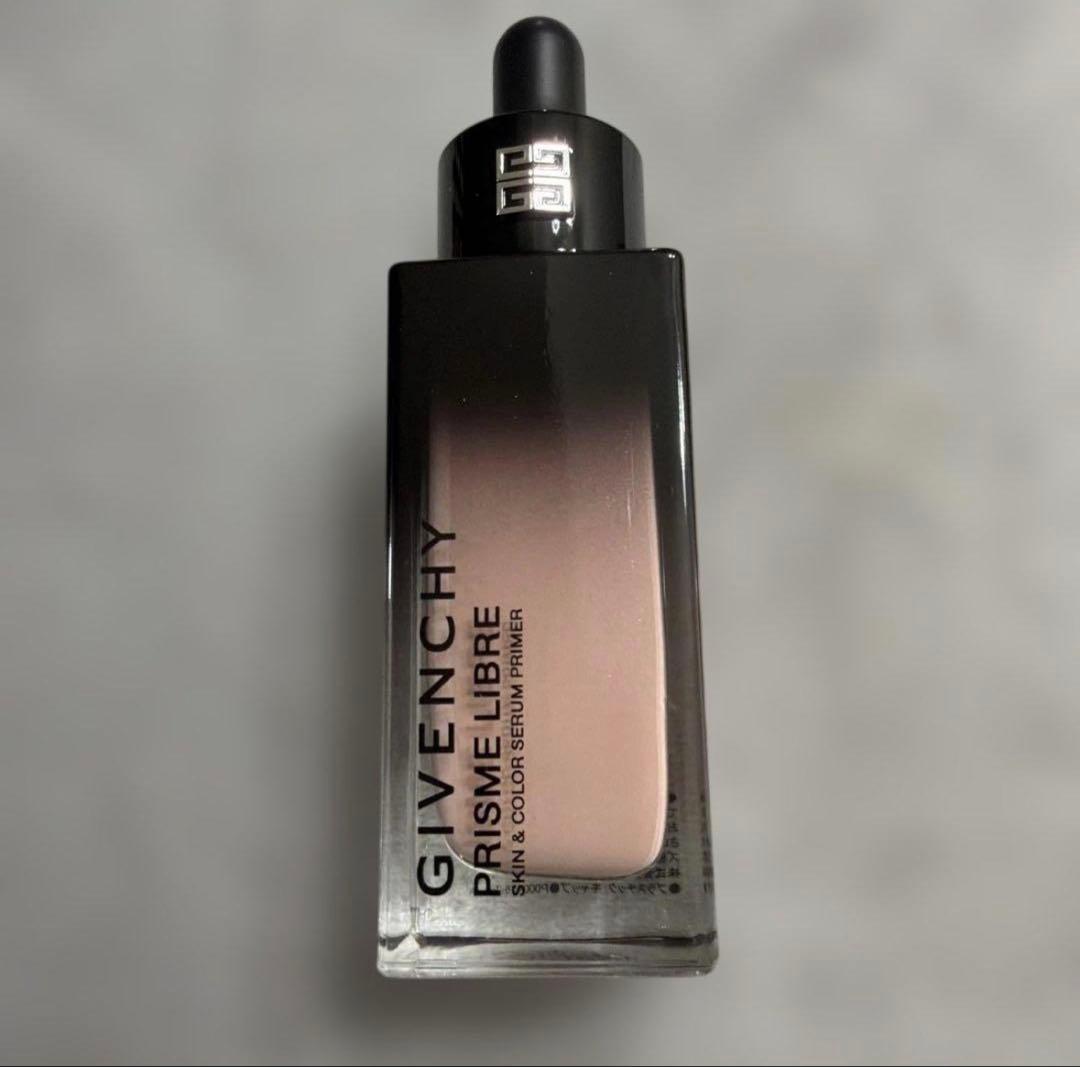 GIVENCHYプリズムリーブルケア＆カラーセラムプライマー ピンク