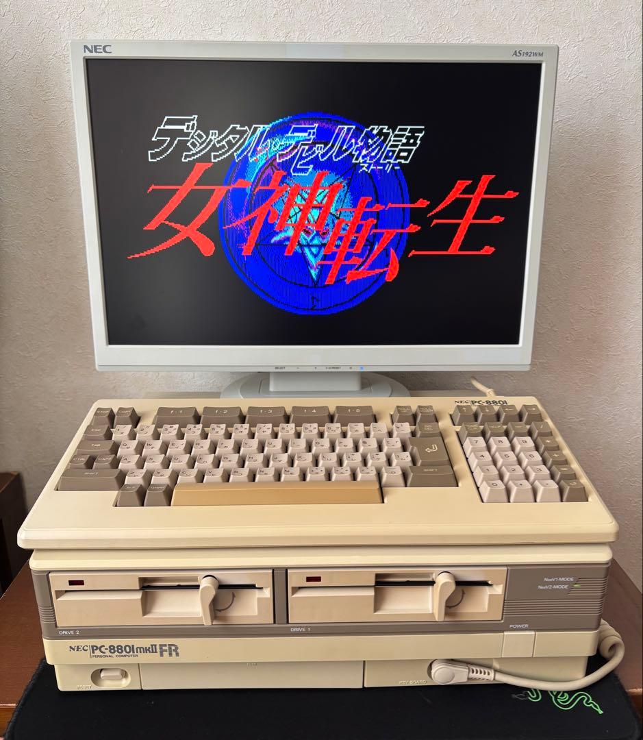 PC-8801mkIIFR 本体とキーボード 動作品
