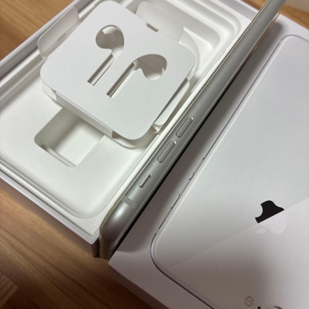 iPhone8Plus 本体　256GB シルバー　SIMロック解除済