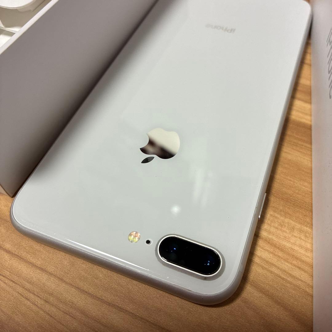iPhone8Plus 本体　256GB シルバー　SIMロック解除済