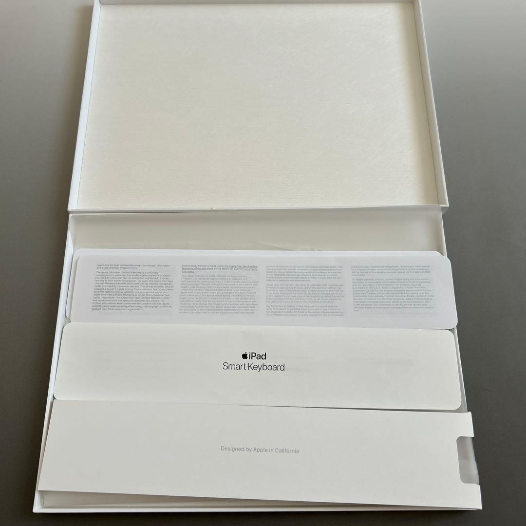 美品 Apple iPad Smart Keyboard 日本語配列　アップル