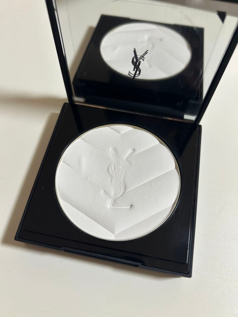 YSL オールアワーズ　ハイパープレストパウダー