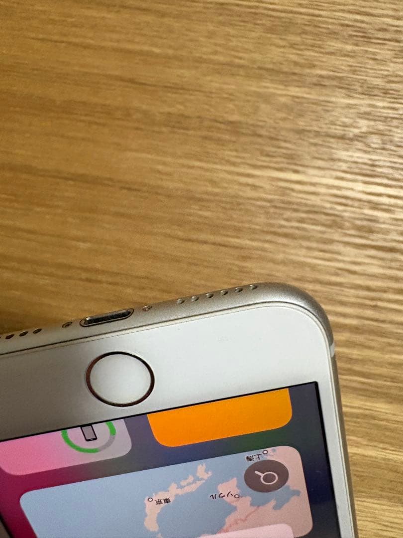 超美品Apple iPhone 8 ホワイトシルバー 本体　64G 備品付