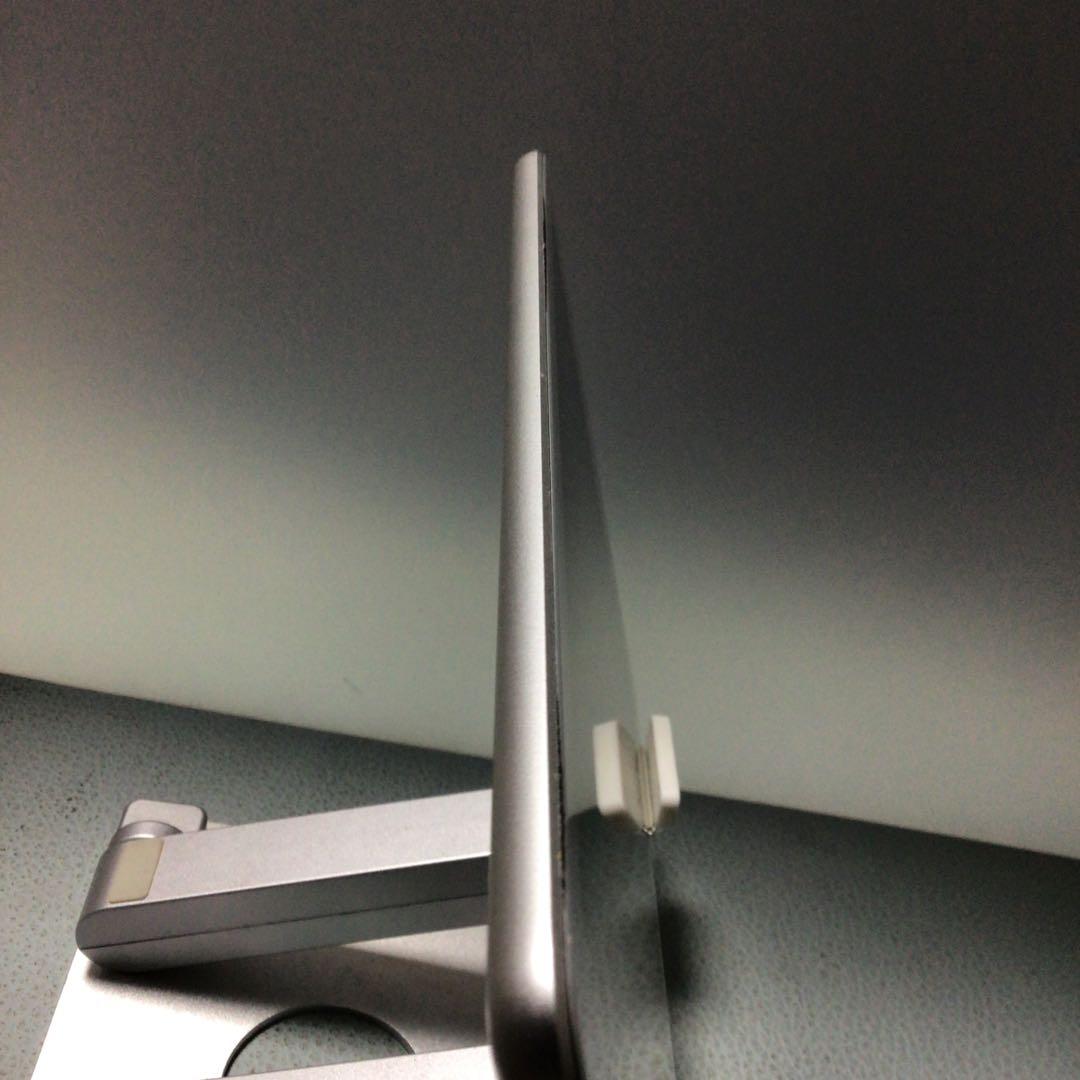 iPad 第5世代32G wifi silver 96% 中古なり