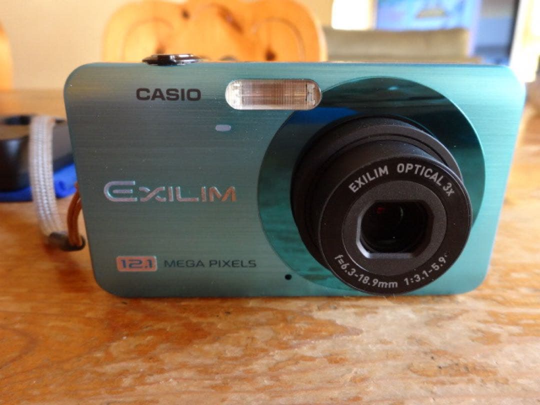 CASIO EXILIM 12.1MEGA ブルー　本体と充電器