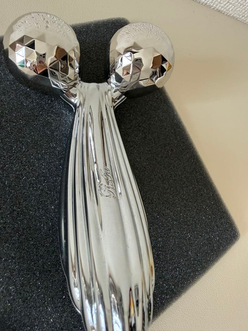 美品！リファ ReFa 美顔器 カラットレイ 顔 全身